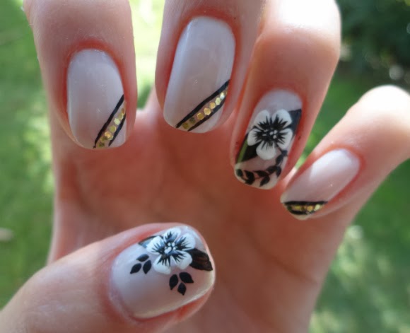 Unhas Decoradas com Flores