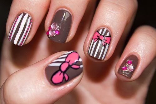 Unhas com Flores e Laços